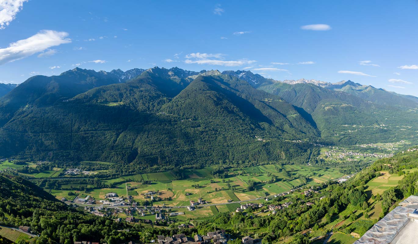 Panorama sulle Orobie dalla Torre di teglio