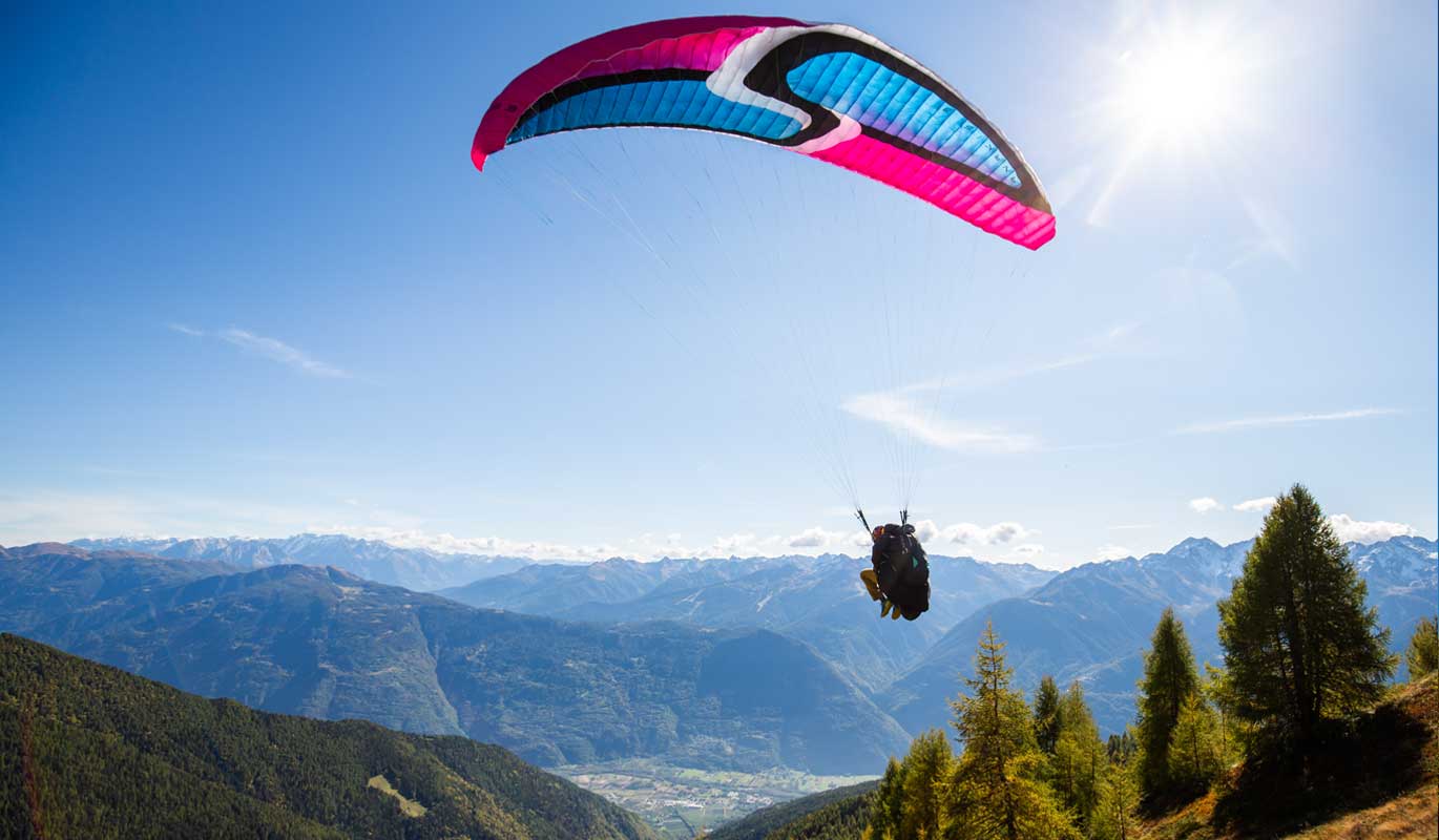 Decollo in parapendio da Prato Valentino a Teglio