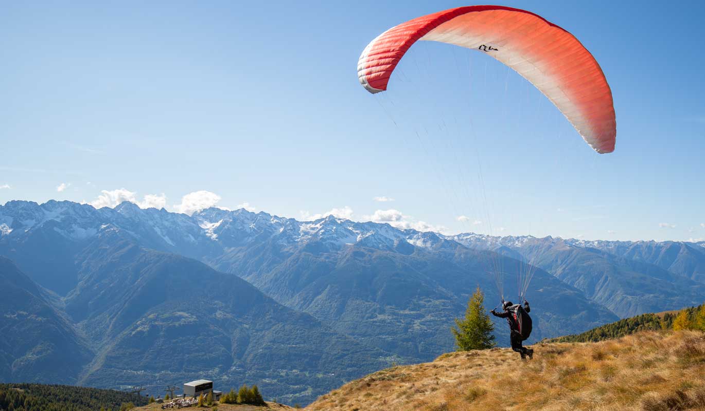 Decollo in parapendio da Prato Valentino a Teglio