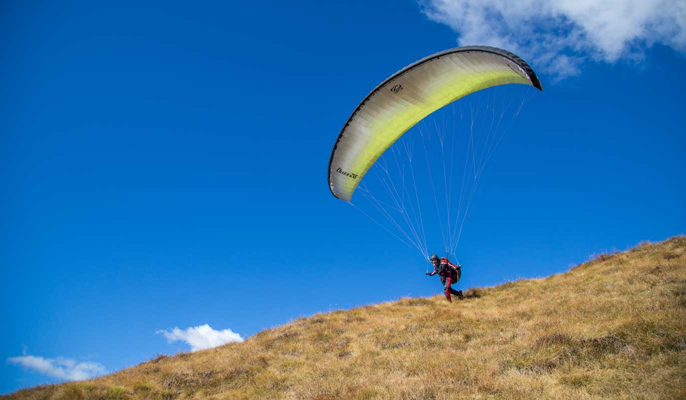 Decollo in parapendio da Prato Valentino a Teglio