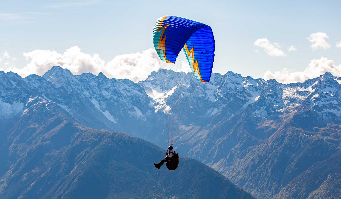 In parapendio verso le vette delle Orobie